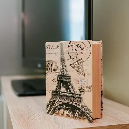 Happy 2bd To The Sea Garden * 布尔加斯